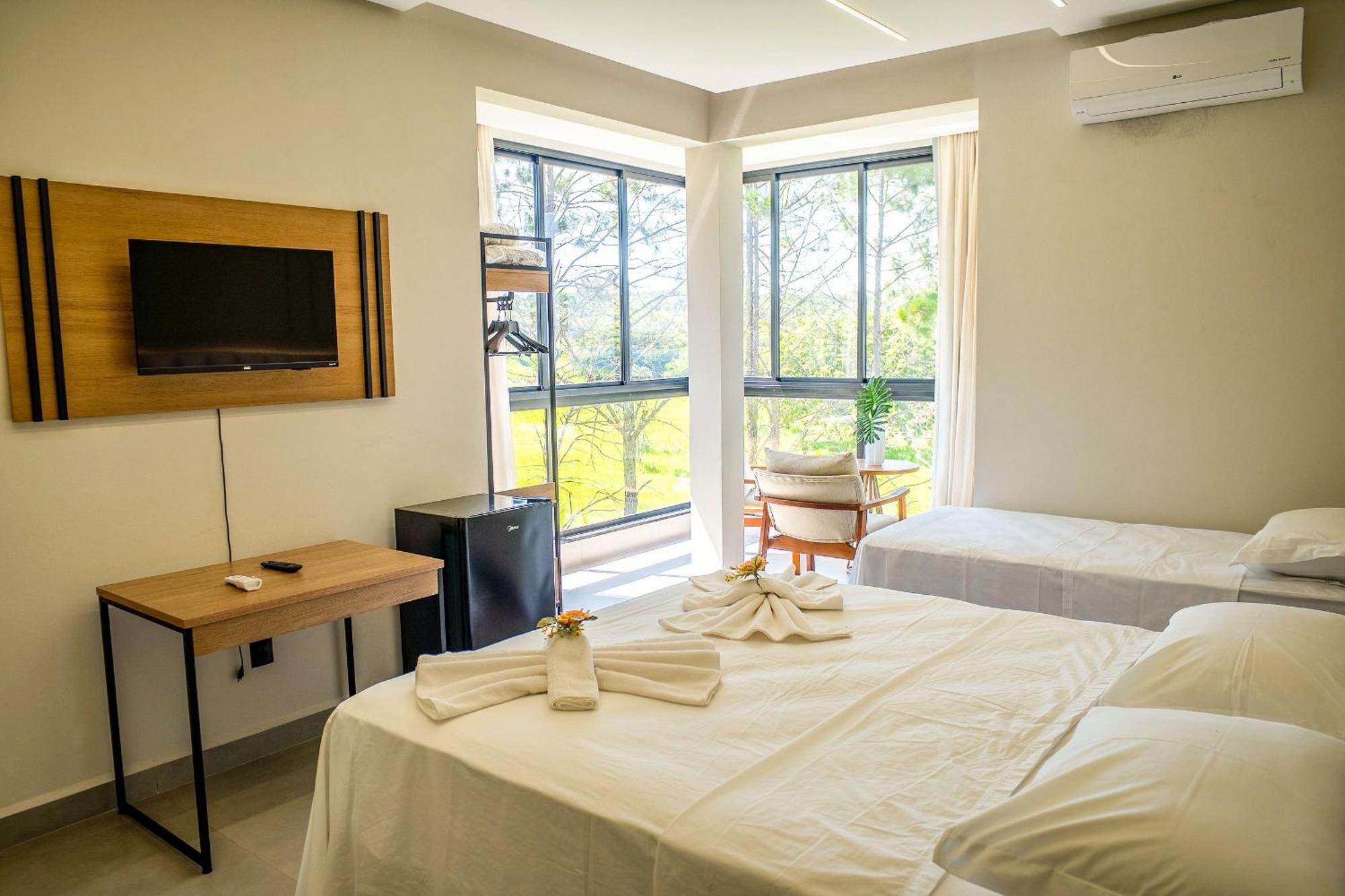Pousada Com Piscina, Jacuzzi E Com Vista Em Capitolio - Casa Decore 外观 照片